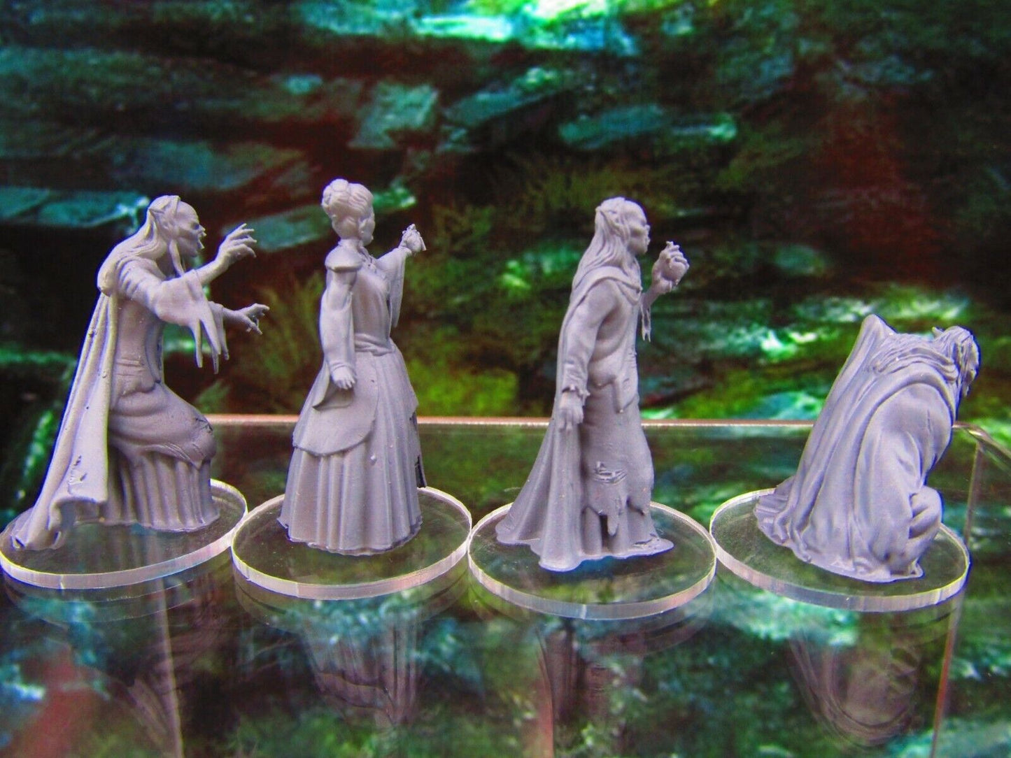 4pc Vampires Mini Miniatures 3D Printed Model Figure 28/32mm Scale RPG Fantasy