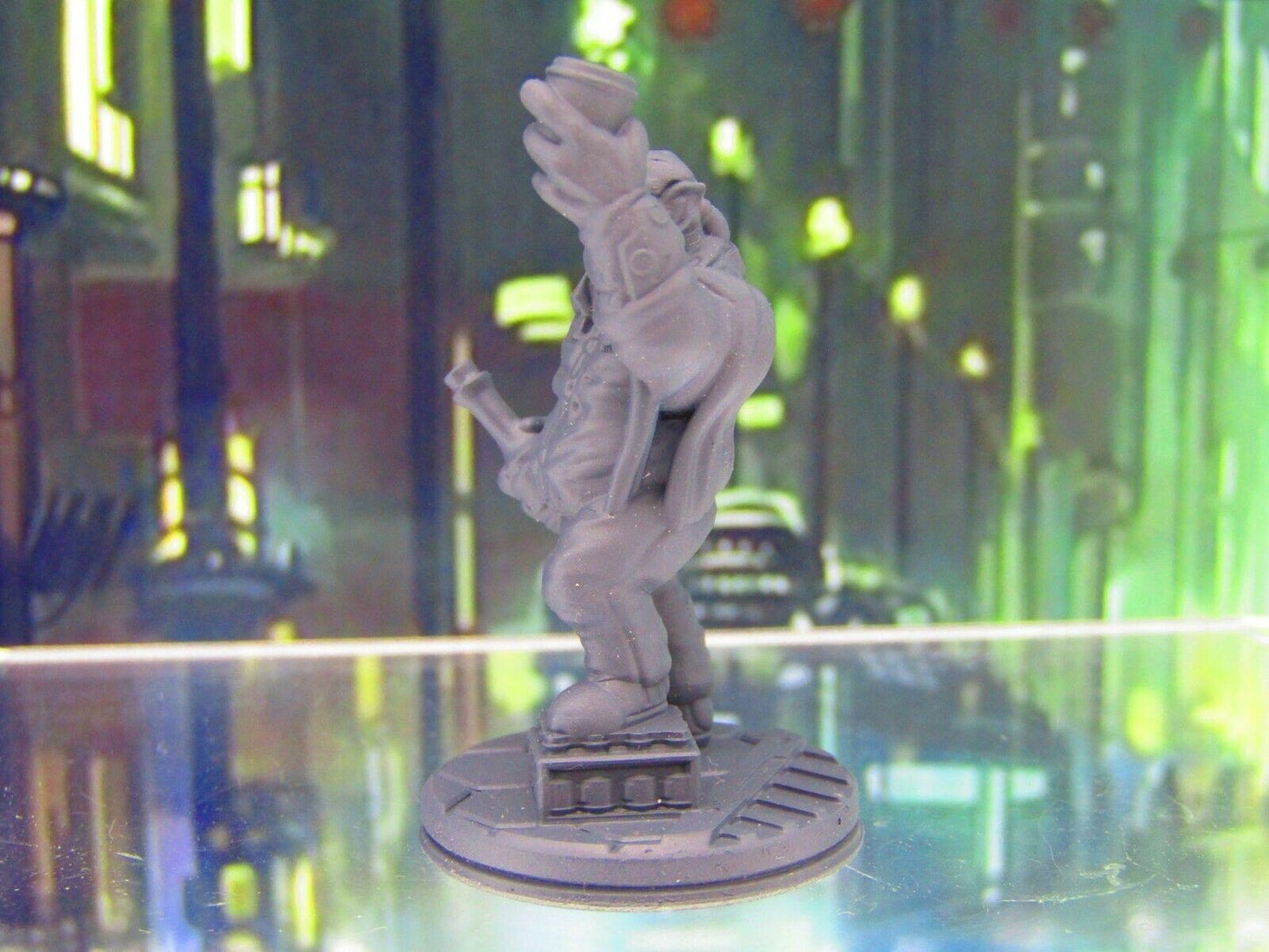 Alien Space Pub Tavern Night Club Bar Tender Bar Keeper Mini 3D Print Sci Fi