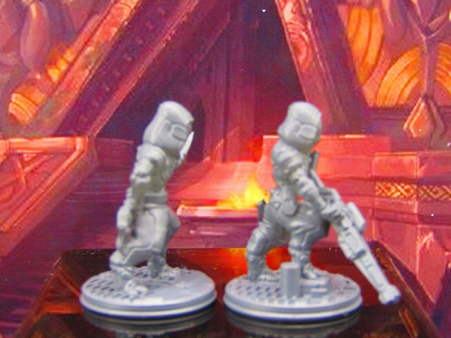 Alien Assassin Mercs Sniper Stalker Pair Mini Miniature Model Character Figure