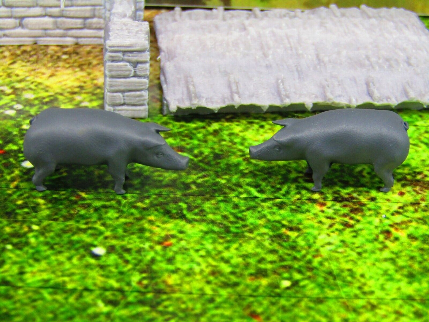Farm Pig Pen & 2 Pigs Scatter Terrain Scenery 3D Printed Model 28/32mm Scale