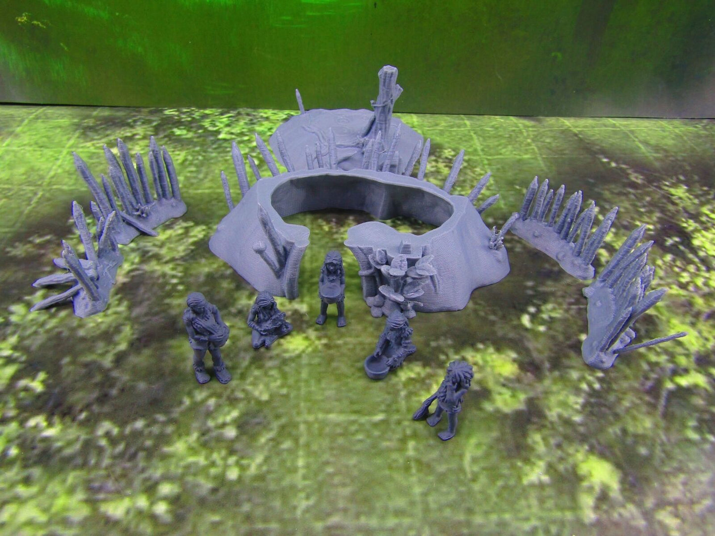 Prehistoric Cave & Wall Sections W/ 5pc Caveman Women & Children Set