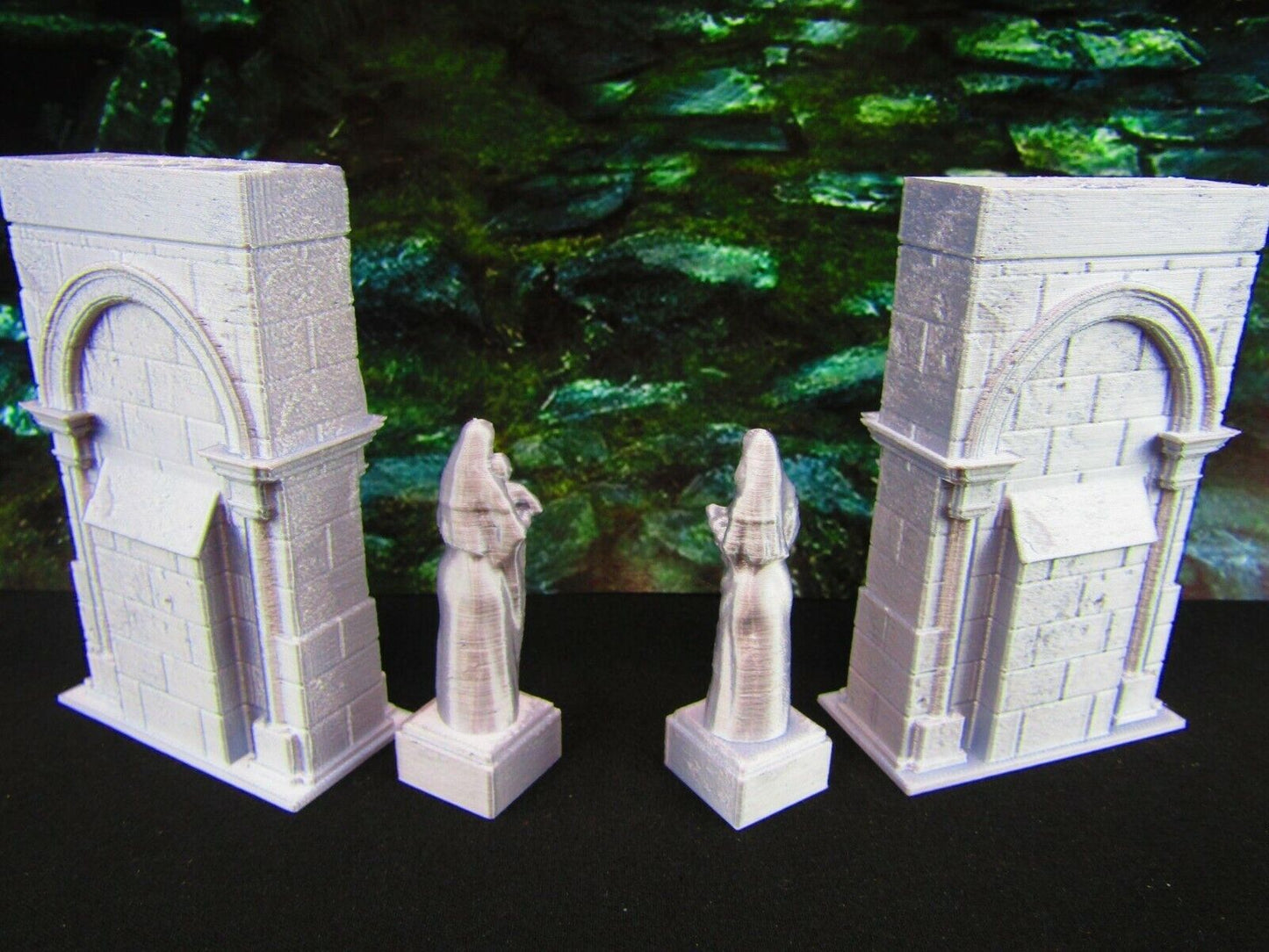 Gothic Statues Pair Graveyard / Cemetery Scatter Terrain Scenery Tabletop Gaming