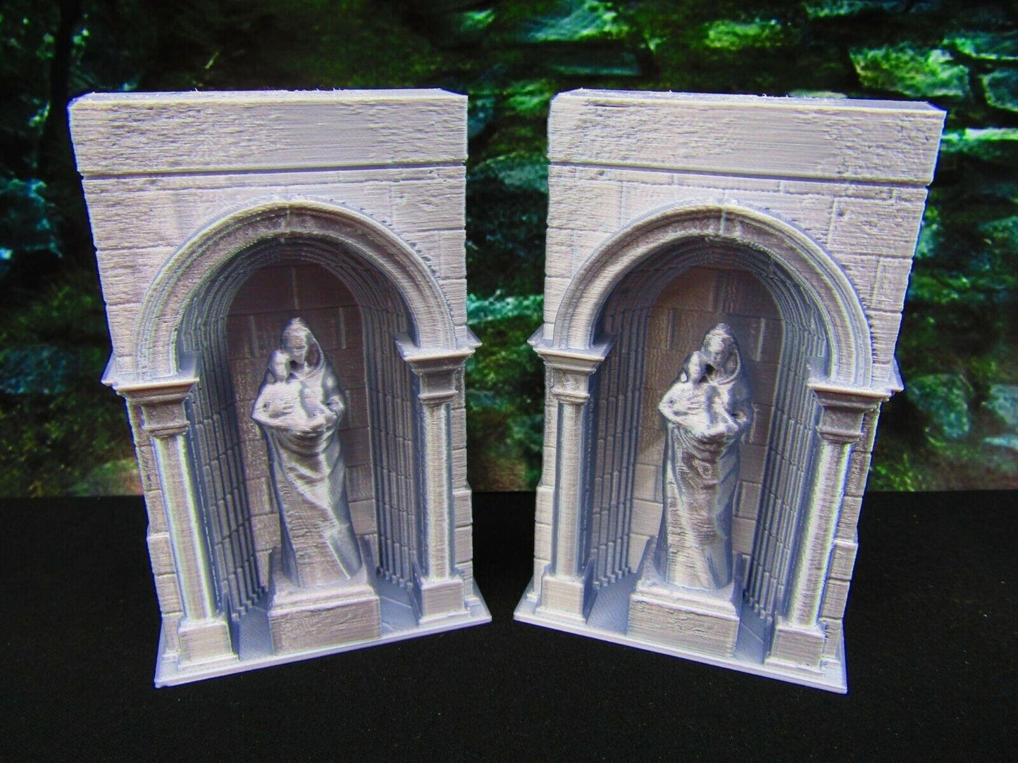 Gothic Statues Pair Graveyard / Cemetery Scatter Terrain Scenery Tabletop Gaming