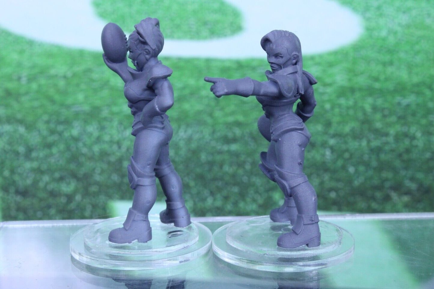 2PC Thrower Quarterback Mini Player Tabletop Blood Fantasy Football Bowl Team