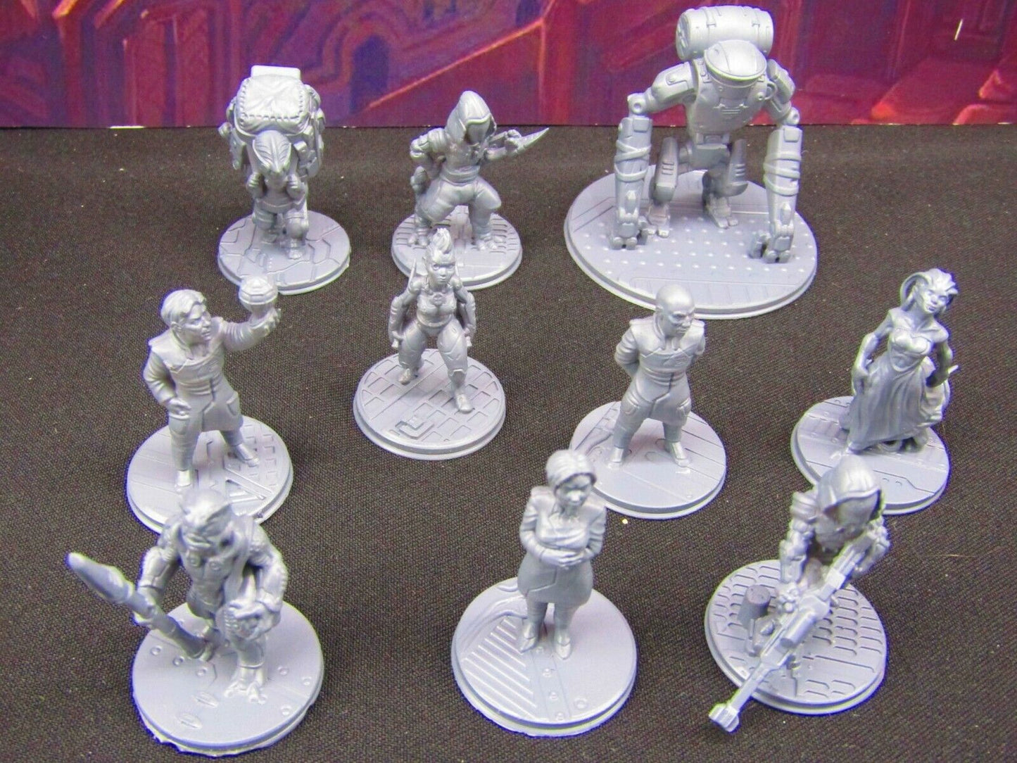 10pc Titus X Sci Fi Set 8 Mini Miniature Model Character Figure 28mm/32mm Scale