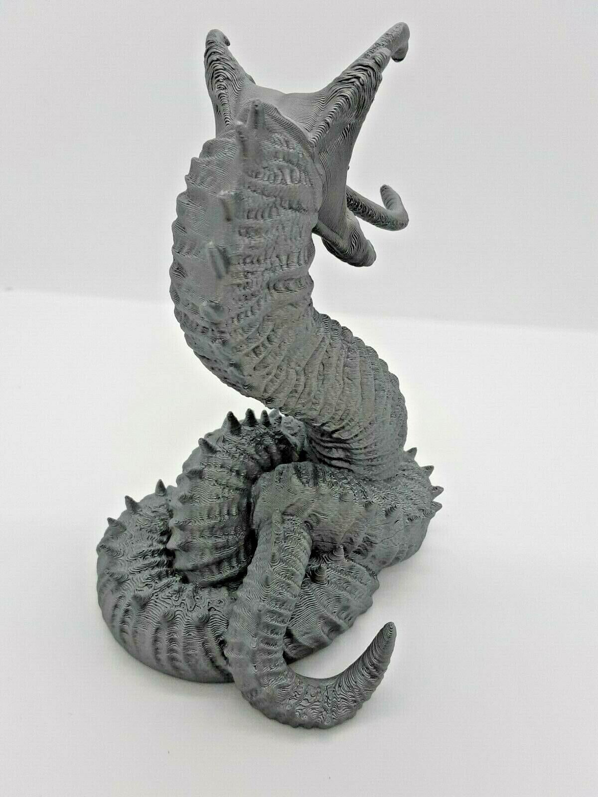 Giant Larvae Alpha Worm Miniature Mini Figure Model Dungeons & Dragons D&D