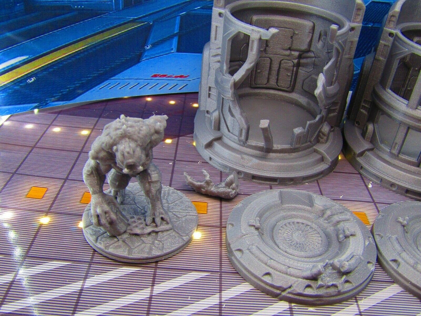 Containment Holding Chambers Cell Damaged Pair W/ Space Monsters Aliens Set