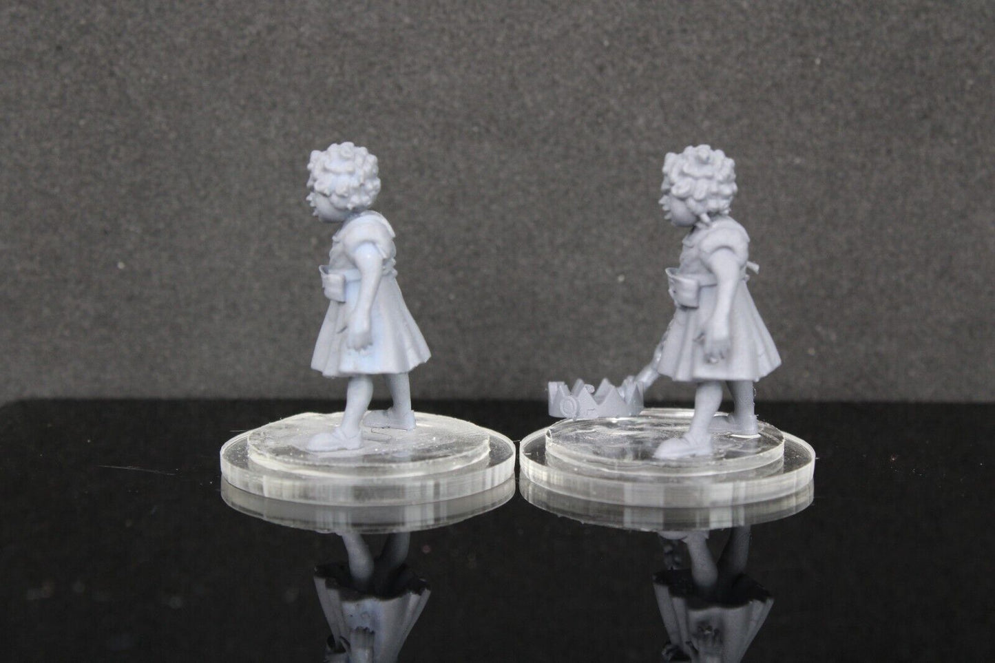 2pc Goldilocks W & WO Weapons Mini Miniature RPG Tabletop Gaming Wargaming D&D