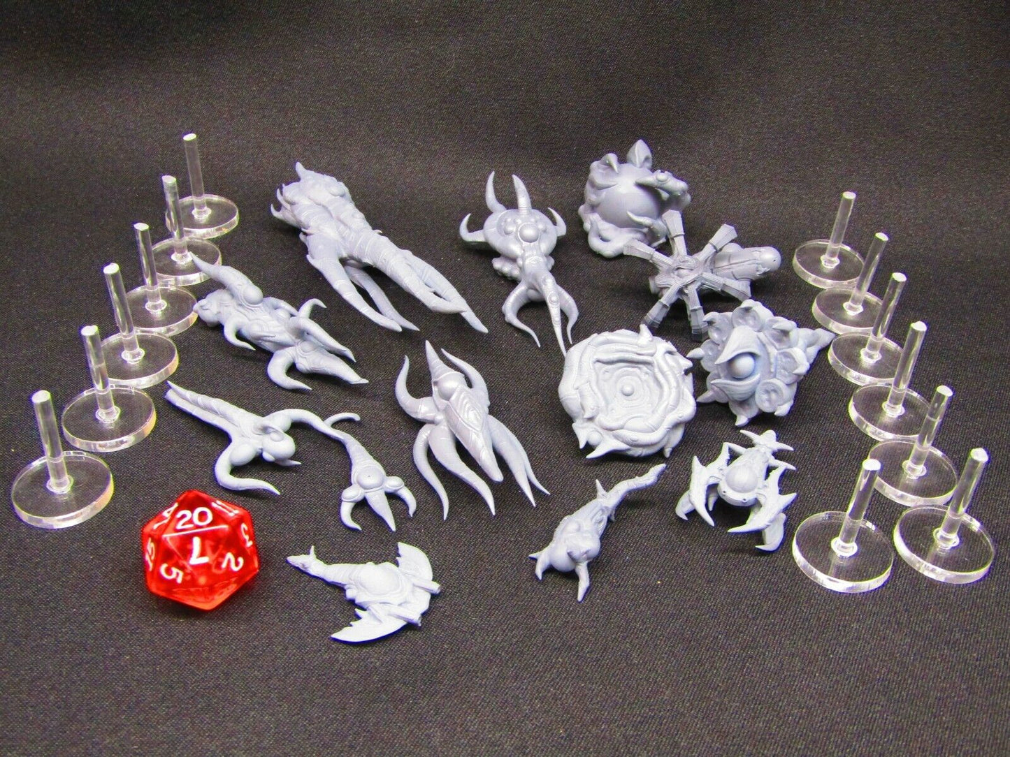 13pc Oq'Uiar "The Many" Bioship Fleet Space War Gaming Set