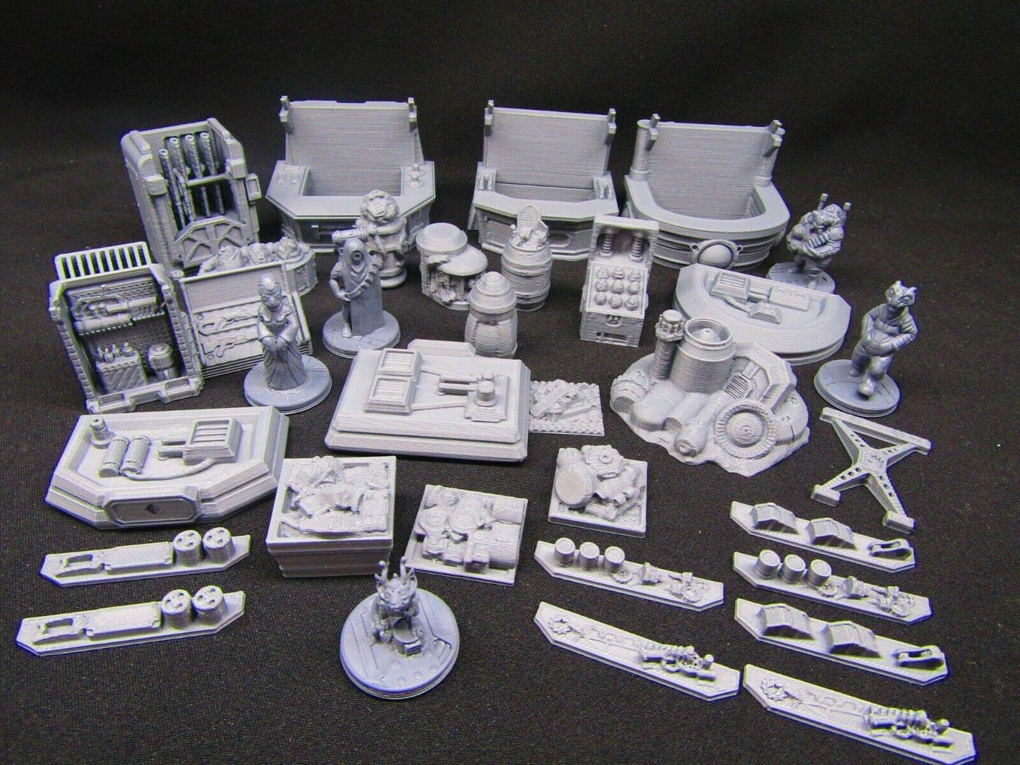33pc Sci Fi Black Markets Stall Set w/ Merchants Miniatures Minis Set Sci Fi Rpg