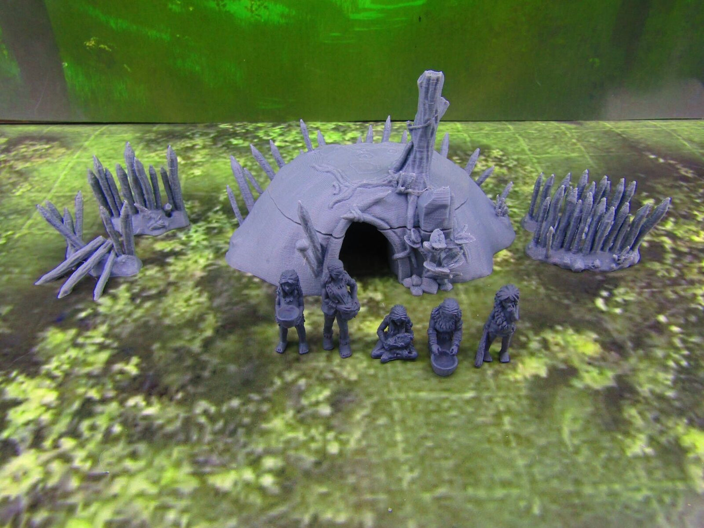 Prehistoric Cave & Wall Sections W/ 5pc Caveman Women & Children Set