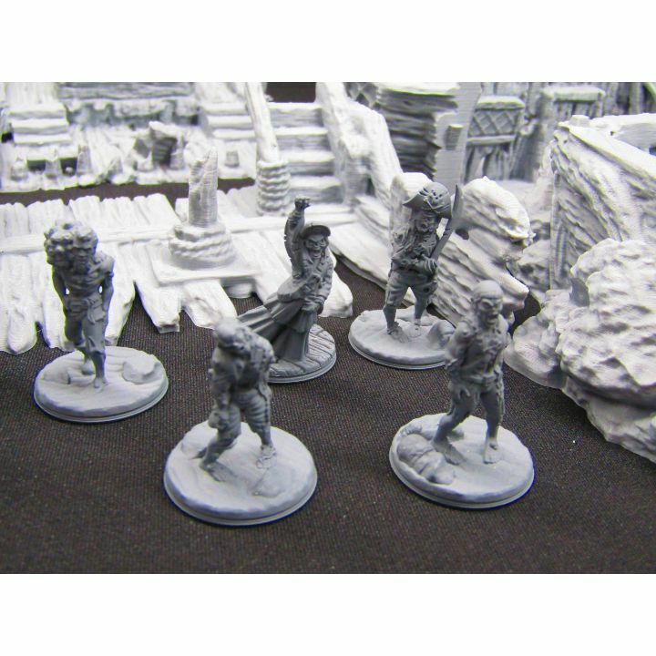 Ship Wreck W/Ghost Crew Mini Miniature Figure 3D Printed Model 28/32mm Scale