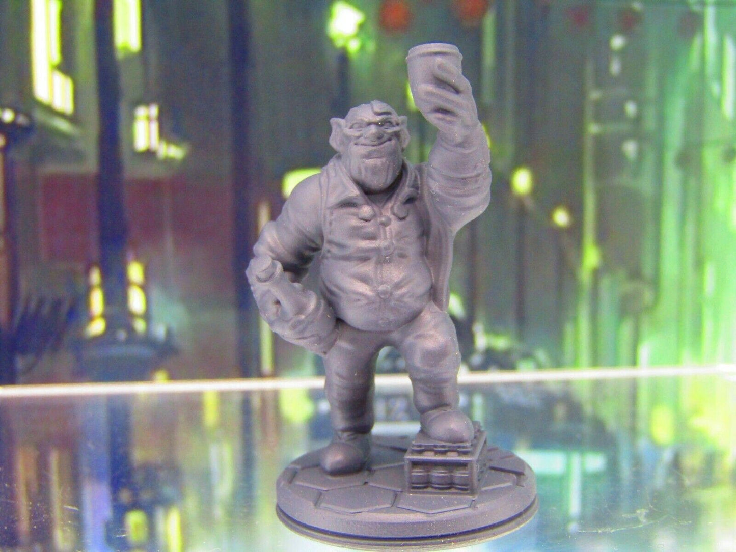 Alien Space Pub Tavern Night Club Bar Tender Bar Keeper Mini 3D Print Sci Fi