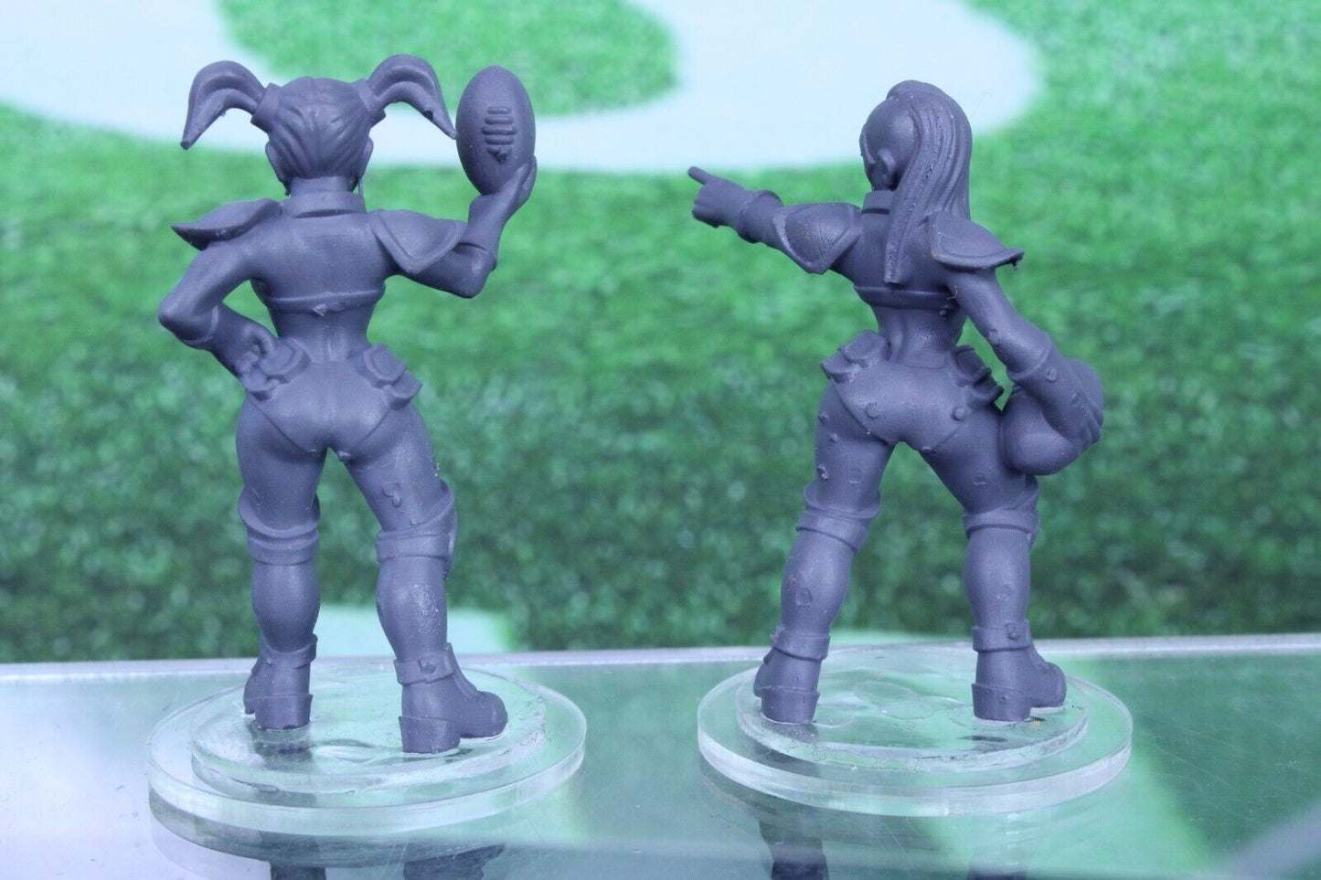 2PC Thrower Quarterback Mini Player Tabletop Blood Fantasy Football Bowl Team