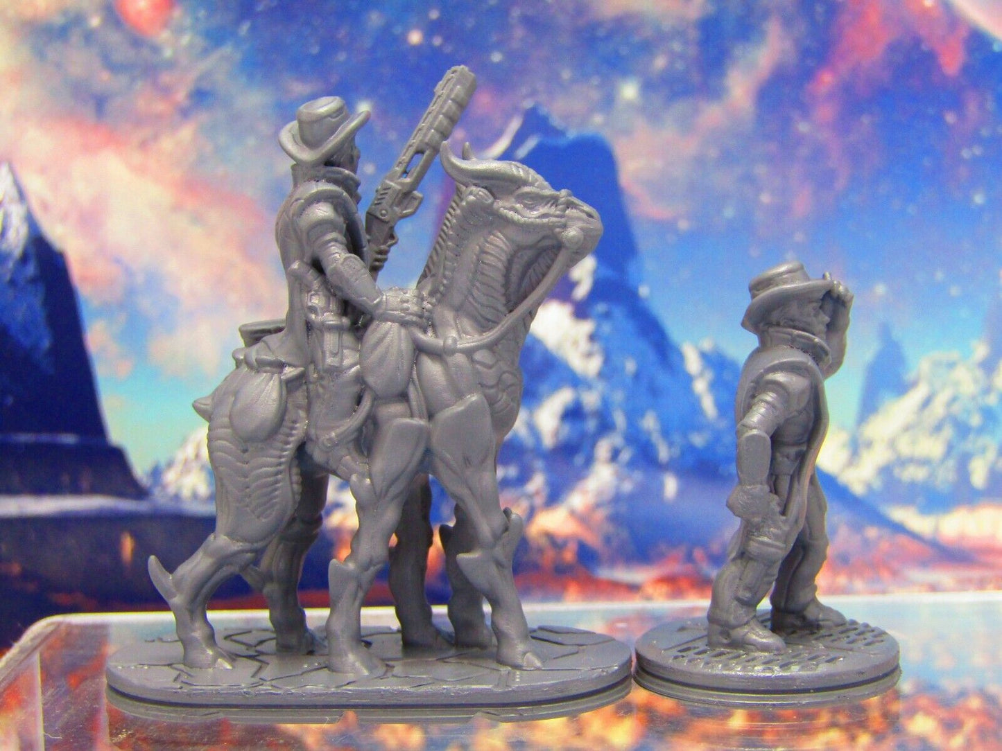 Space Cowboy Sheriff Deputy Pair Mounted & Walking Mini Miniature 3D Printed