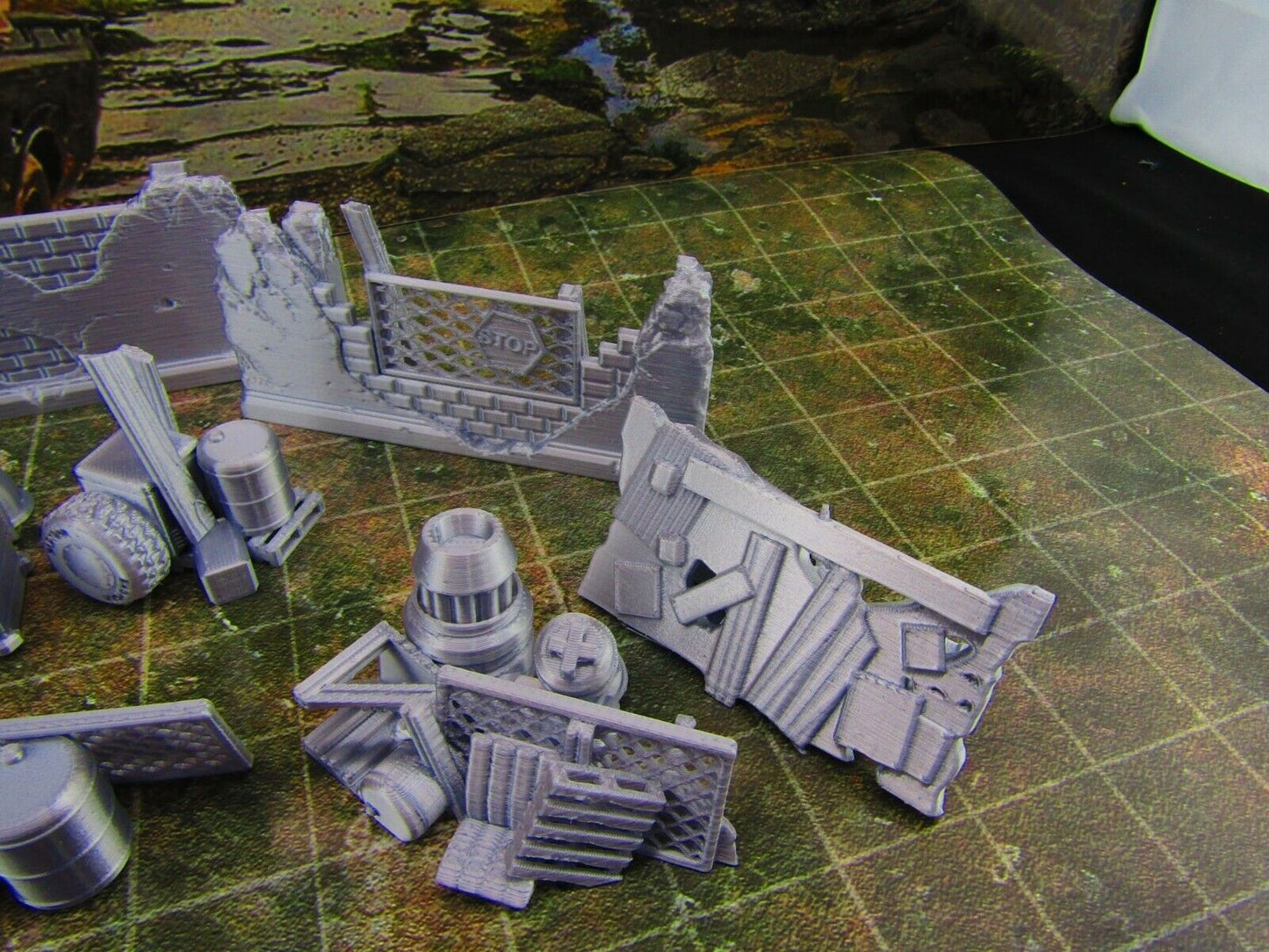 12pc Junk Barricades & Rubble Settlement Set Scatter Terrain Scenery Wasteland