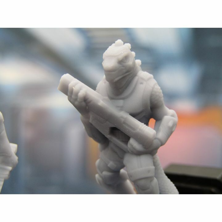 Reptilian Lizardman Pair Mini Miniature Scatter Terrain Scenery 3D Printed Model