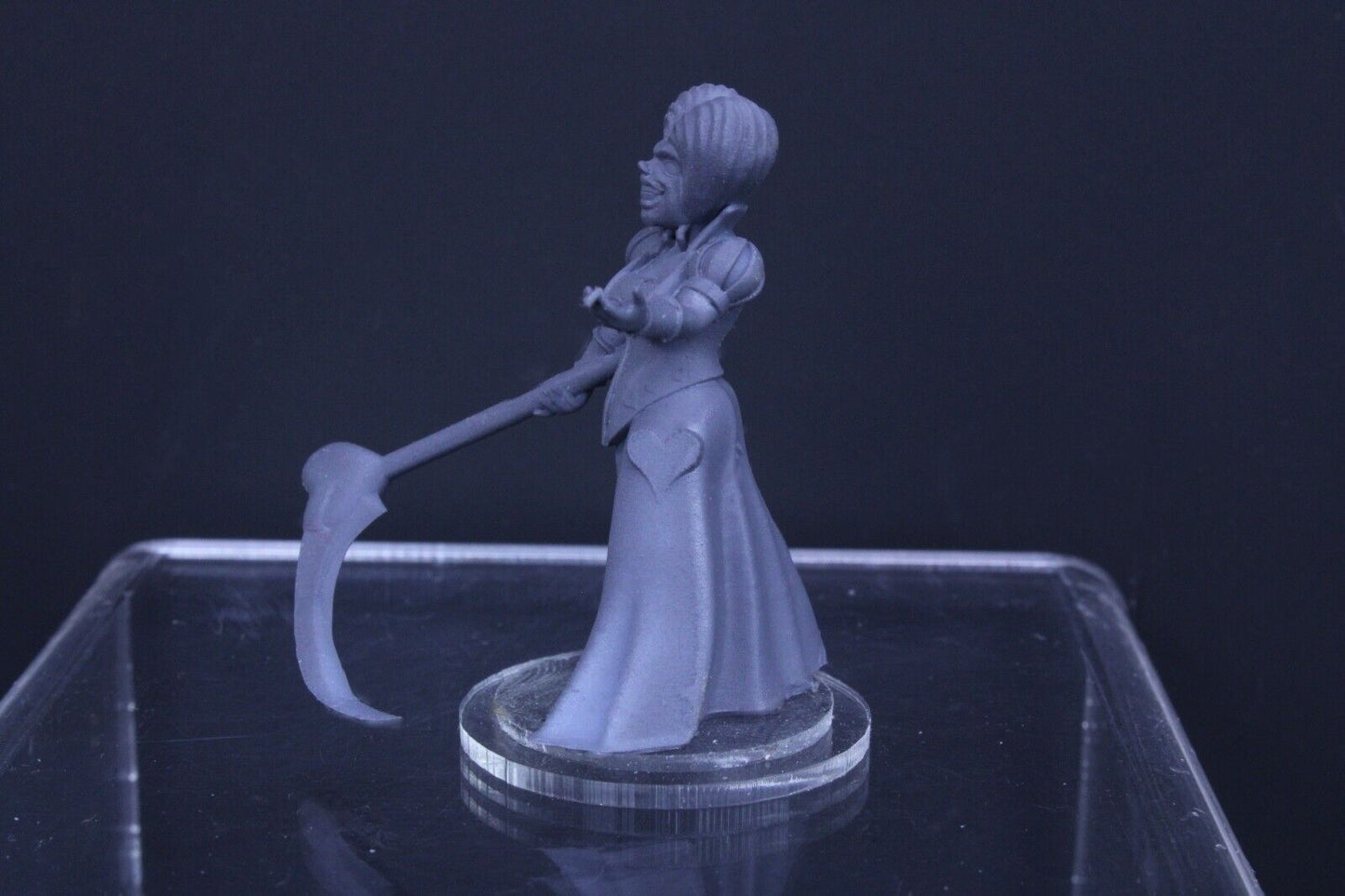 Queen of Hearts Alice in Wonderland Mini Model Scale RPG Tabletop Gaming D&D
