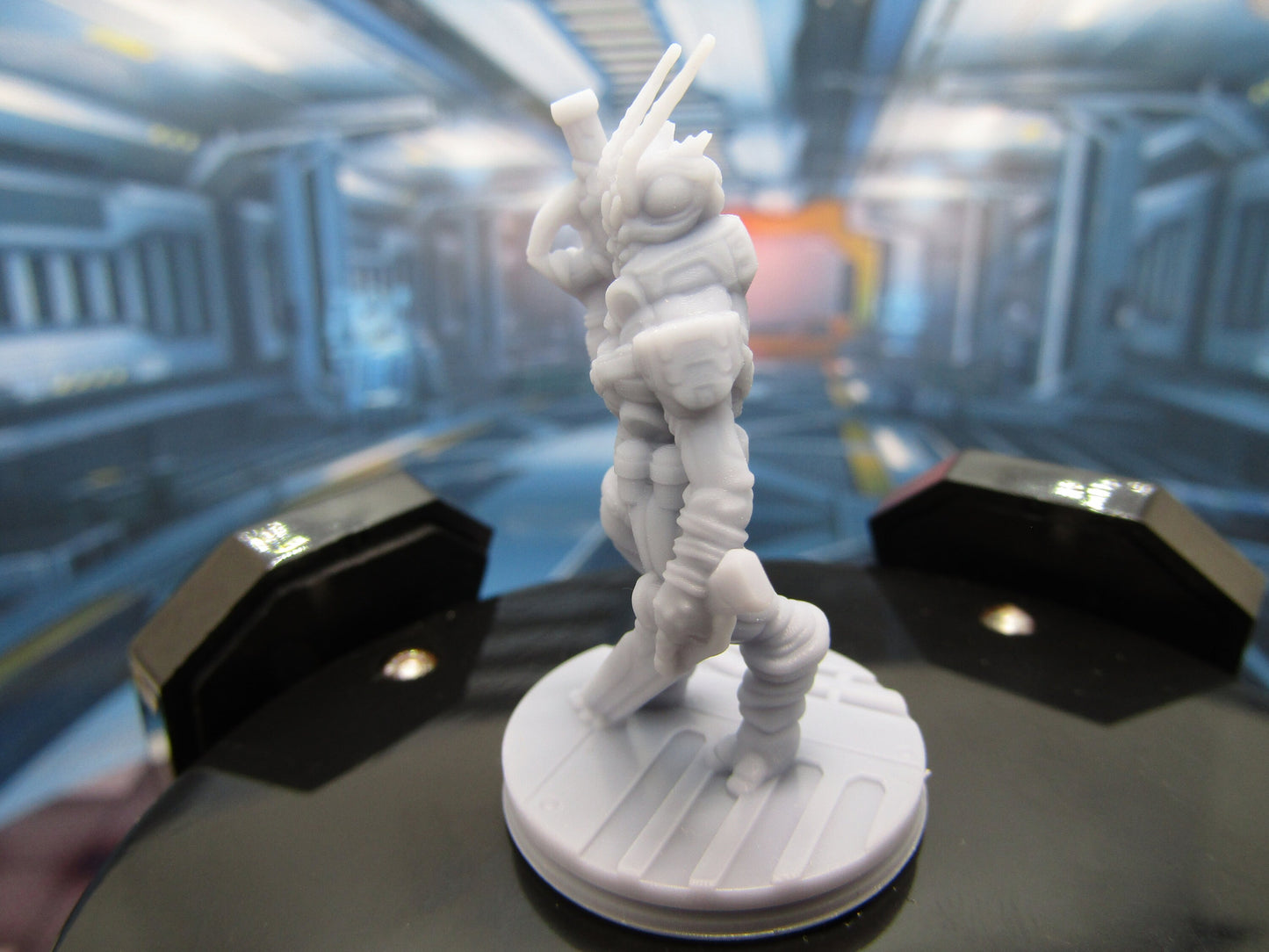 Alien Insectoid Warrior Mini Miniature Scatter Terrain Scenery 3D Printed Model 28/32mm Scale Sci Fi Science Fiction RPG Tabletop Gaming