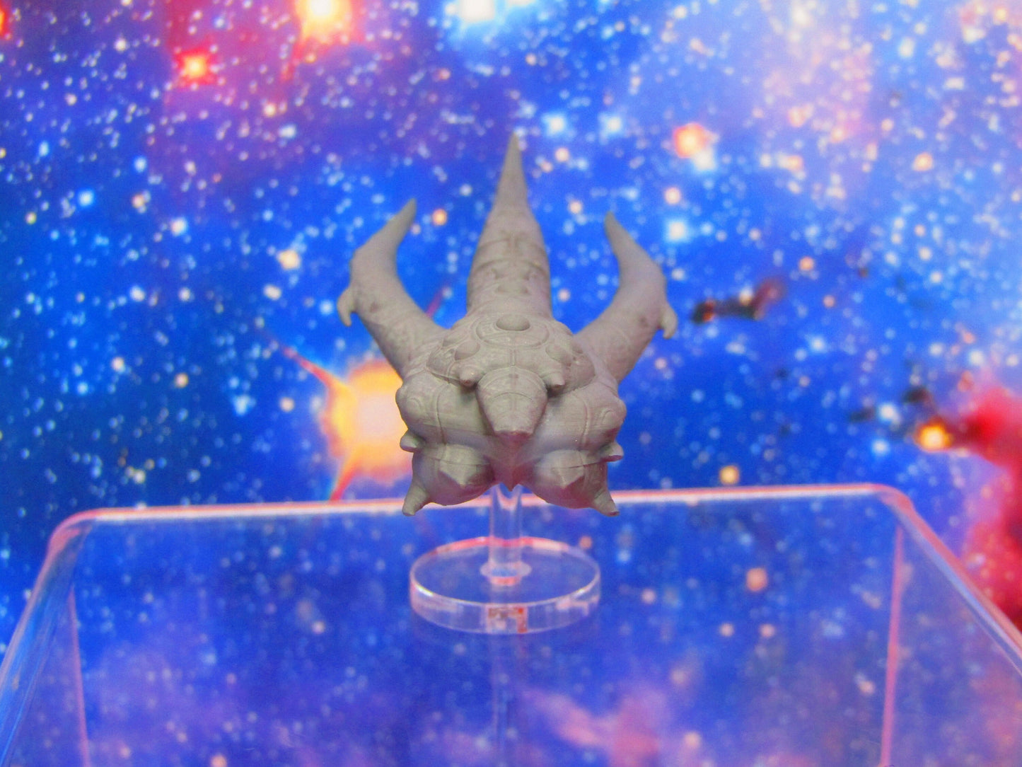Qii'Yoru Class Collosal Dreadnought Oq'Uiar "The Many" Tier 17 Starfinder Fleet Scale Starship Mini Miniature Spaceship Piece + Flight Stand