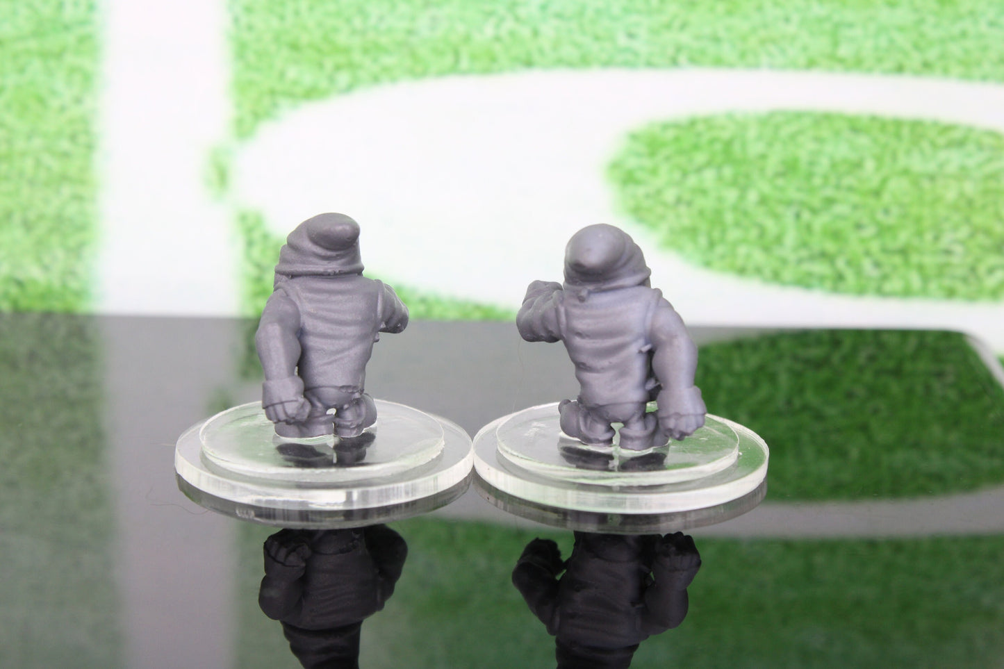 2pc Runner Dwarves Mini Miniature Model Character Player 32mm Scale RPG Tabletop Blood Fantasy Football Bowl Team