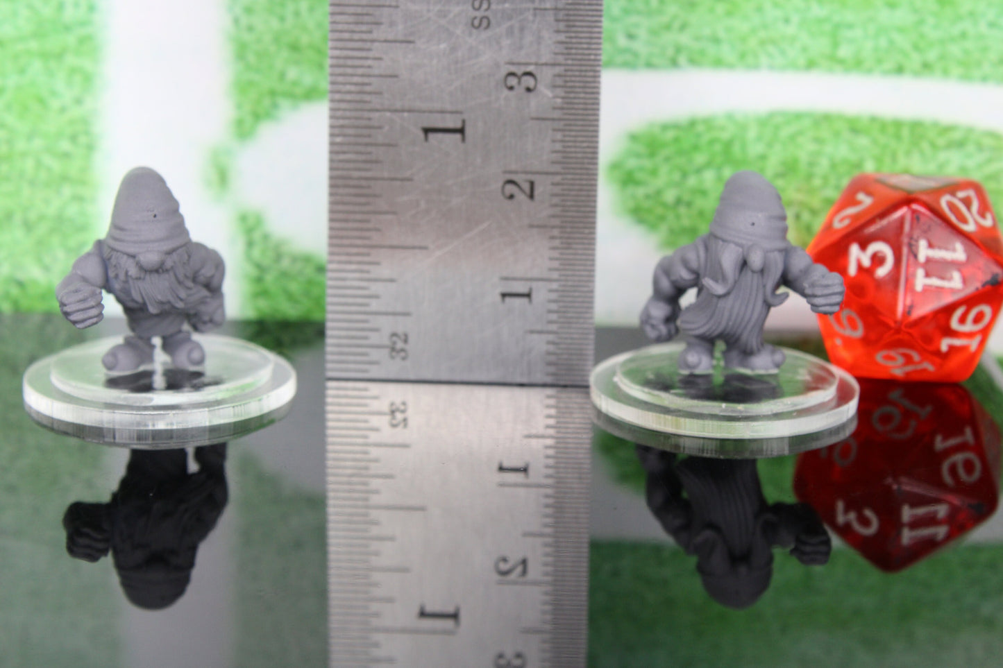 2pc Runner Dwarves Mini Miniature Model Character Player 32mm Scale RPG Tabletop Blood Fantasy Football Bowl Team