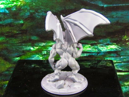 Homunculus Gargoyle Demon Flying Monster B Mini Miniature Model Character Figure