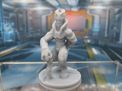 Elder Alien Leader Mini Miniature Scatter Terrain Scenery 3D Printed Model