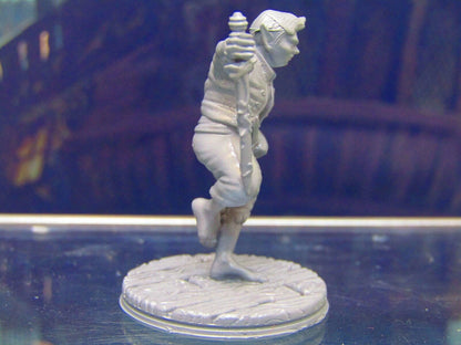 Elf Pirate Dual Wielding Weapons Mini Miniature Figure 3D Printed Model 28/32mm