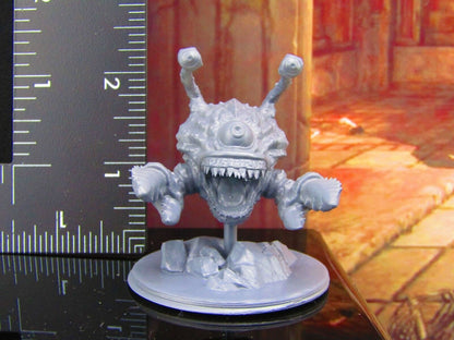 Deep Eye Caved Claw Monster W/ Base Mini Miniature Model Character Figure