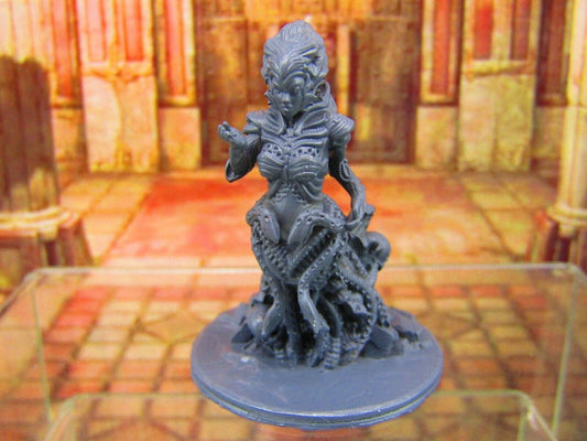 Demon Fungus Plant Blight Queen of Rot w/Skulls Mini Miniature Figure 3D Printed