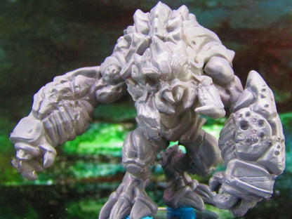 Undead Zombie Amber Hulk Rock Monster A Mini Miniature Model Character Figure
