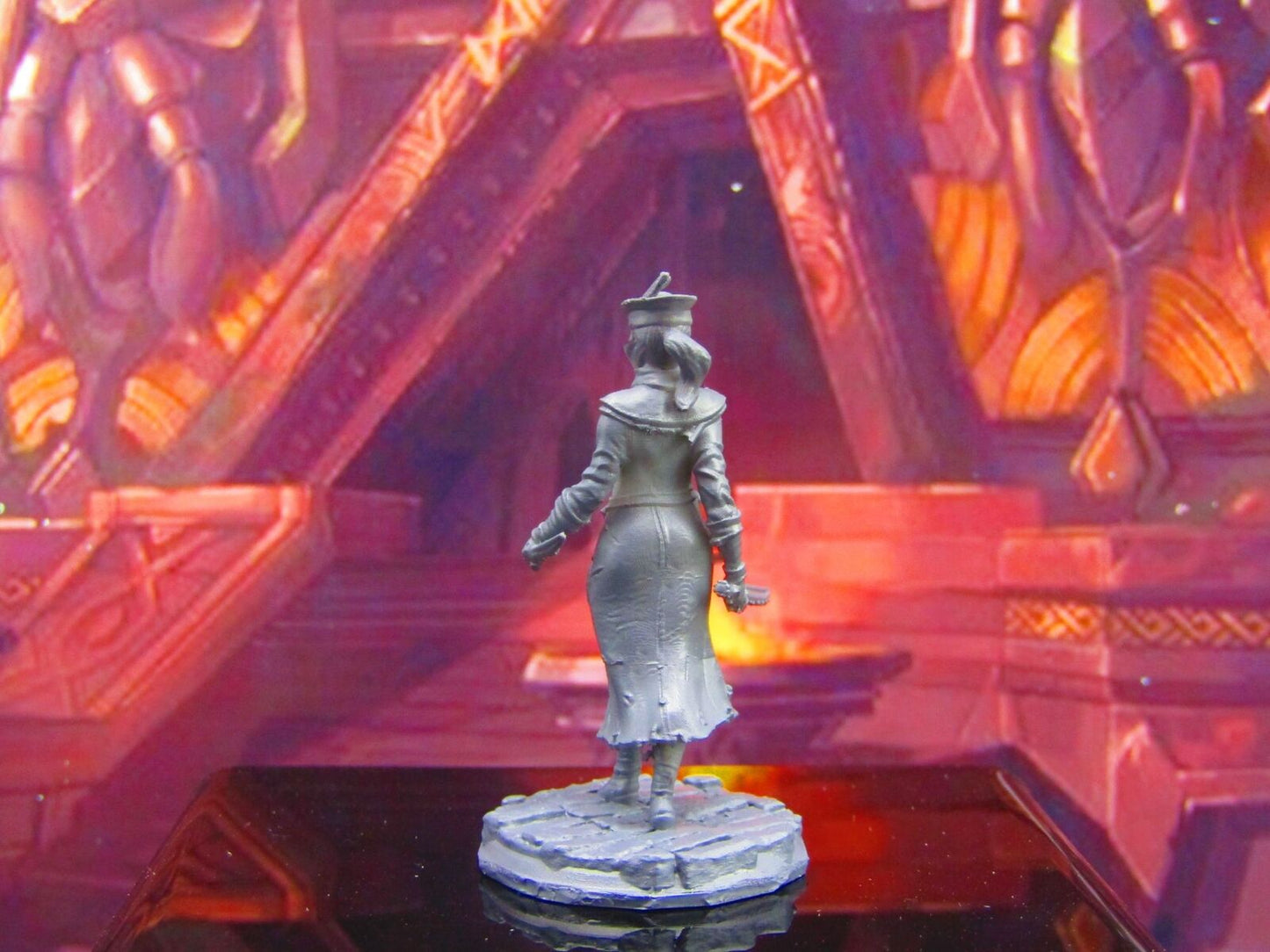 Female Monster / Vampire / Werewolf Hunter Mini Miniature Model Character Figure