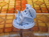 
              Mimic Treasure Chest Miniature Model Mini Figure Dungeons & Dragons 28mm
            