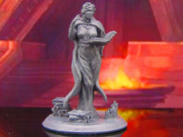 Female Wizard Sorceress Mini Miniature Model Character Figure 28mm/32mm Scale