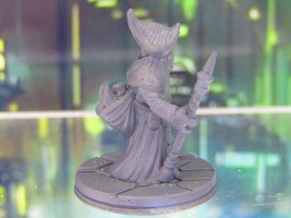 Alien Scavenger Trader Travelling Mercahant Mini Miniature Figure 3D Print Scifi