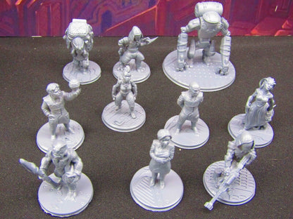 10pc Titus X Sci Fi Set 8 Mini Miniature Model Character Figure 28mm/32mm Scale