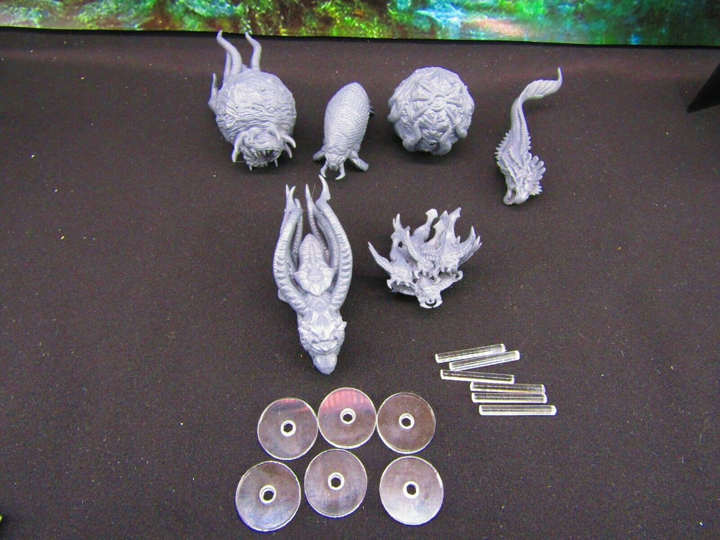 6pc Space Creatures Monsters Set Space War Gaming Set w/ Flight Stands & Rods