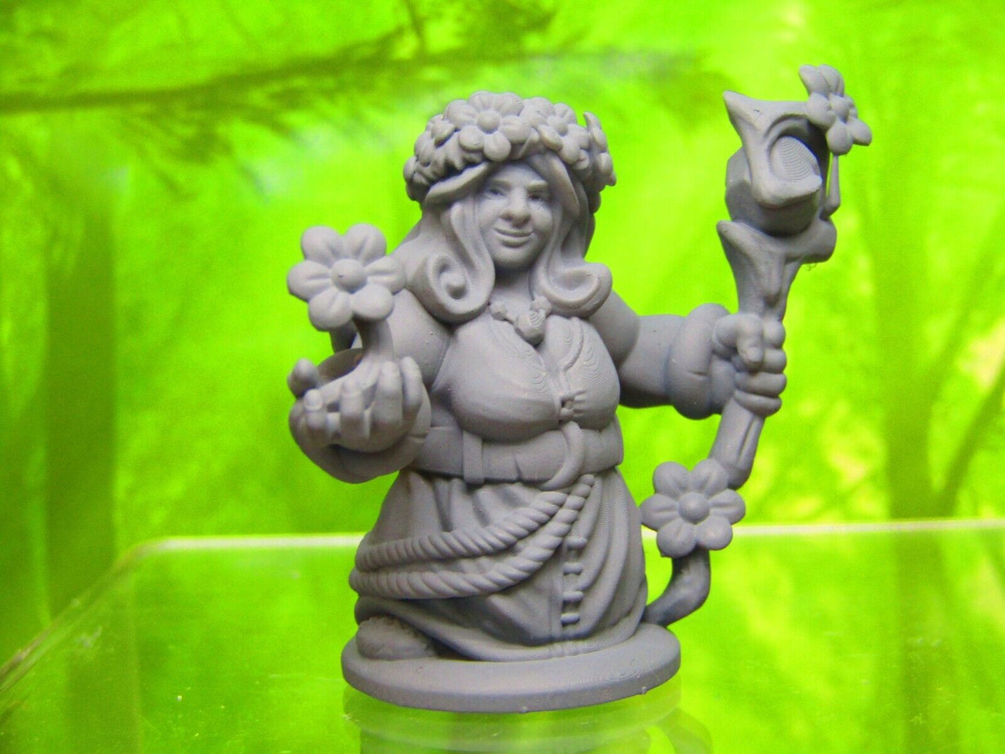 Dwarven Female Herbalist Druid Mini Miniature Dwarf 3D Printed Model 28/32mm