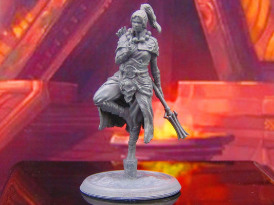Female Monk Fighter Adventurer  Mini Miniature Model Character Figure 28mm/32mm