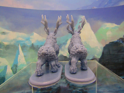 2x Reindeer Caribou Wildlife Miniatures Mini Figure Dungeons & Dragons D&D Model
