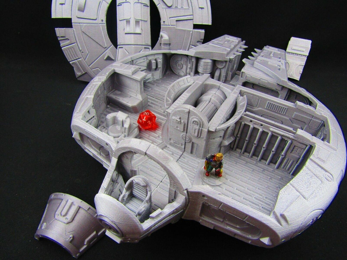 34pc Large Modular Bounty Hunter Space Ship Model "The Buzzard" Scenery SciFi