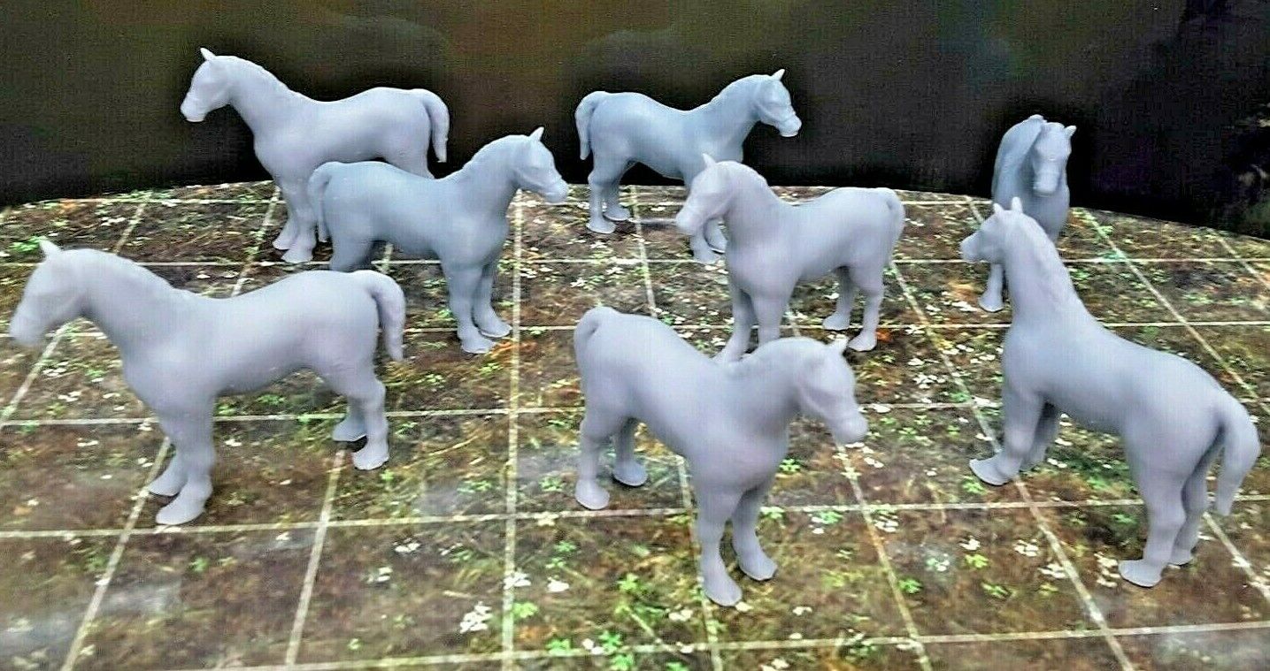 Lot of 8 Wild Horse Minis Miniature Figures 28mm Scale Dungeons & Dragons Resin
