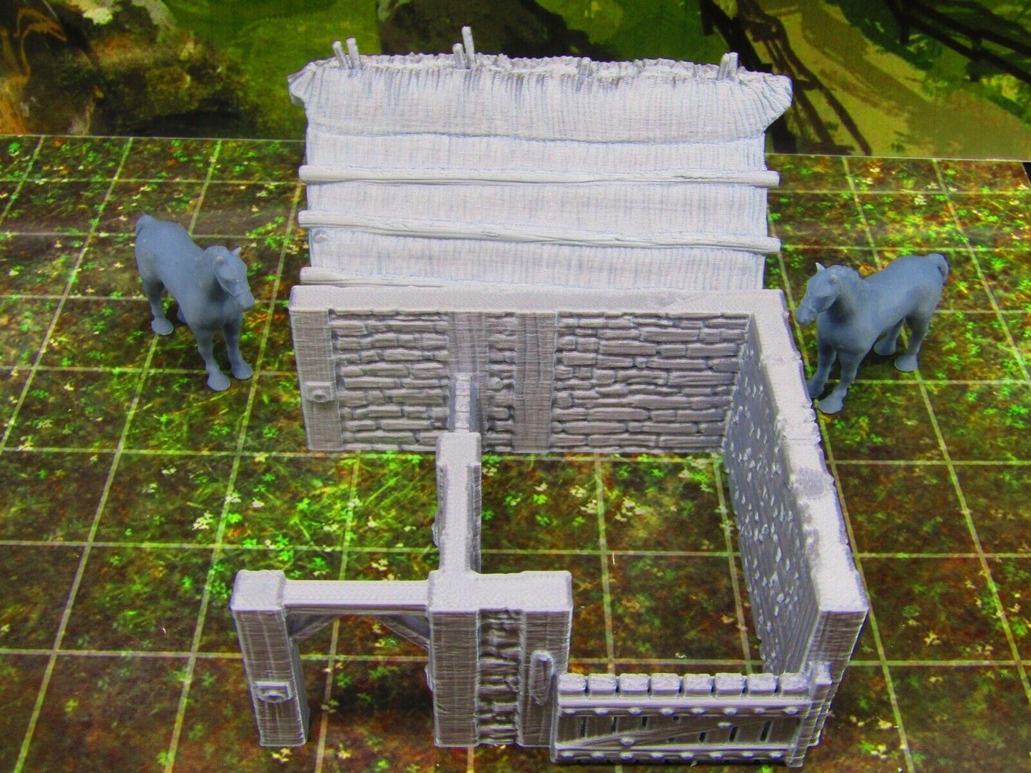 Small Barn w/ Horses Set for Barnyard Farm Animal Stables Scatter Terrain