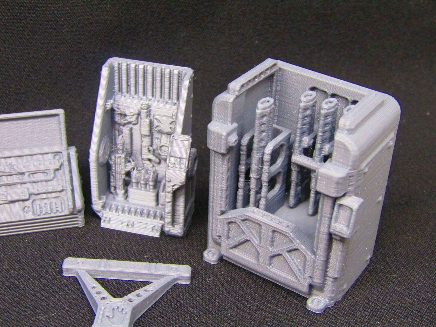 7pc Weapons Arms Dealer & Racks Armory Miniatures 3D Printed Model 28/32mm Scale