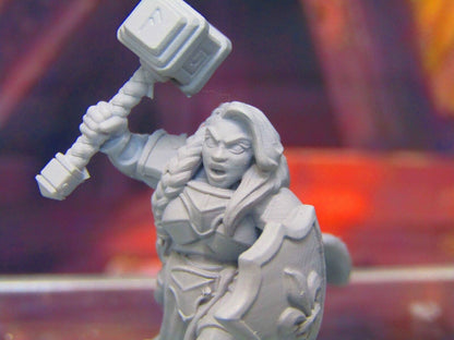 Dwarven Female Warrior Adventurer Mini Miniatures 3D Printed Model 28/32mm