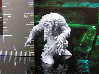 Giant Zombie Grave Brute Monster C Mini Miniature Model Character Figure