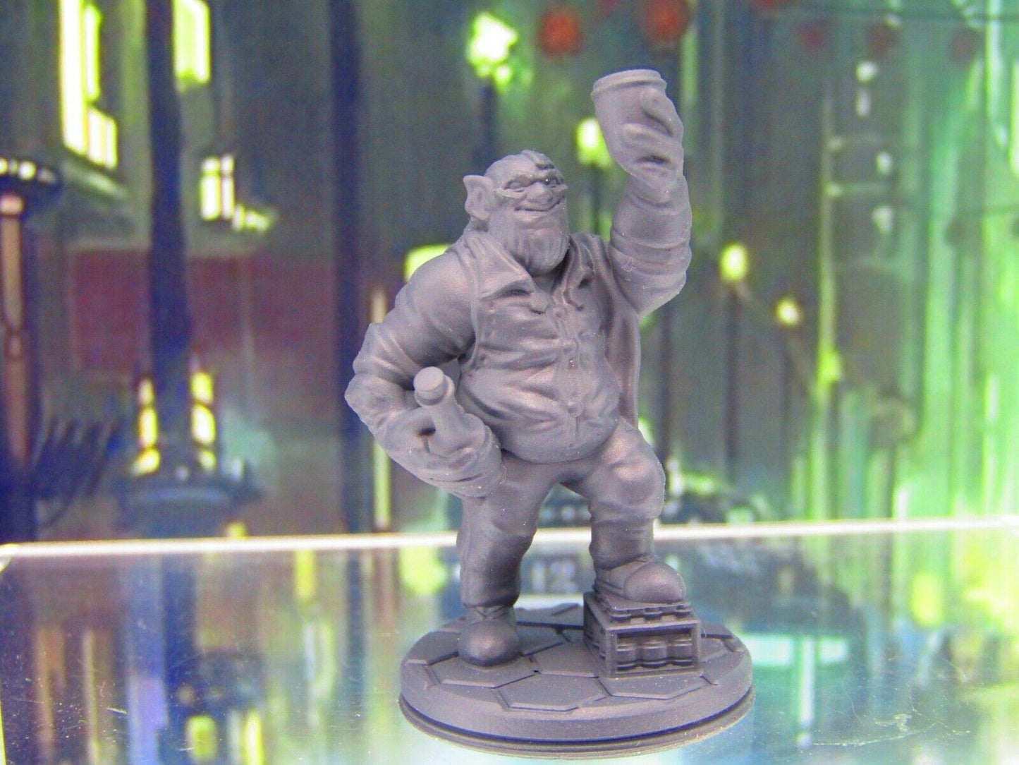 Alien Space Pub Tavern Night Club Bar Tender Bar Keeper Mini 3D Print Sci Fi