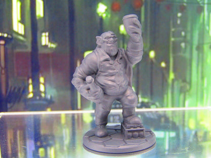 Alien Space Pub Tavern Night Club Bar Tender Bar Keeper Mini 3D Print Sci Fi