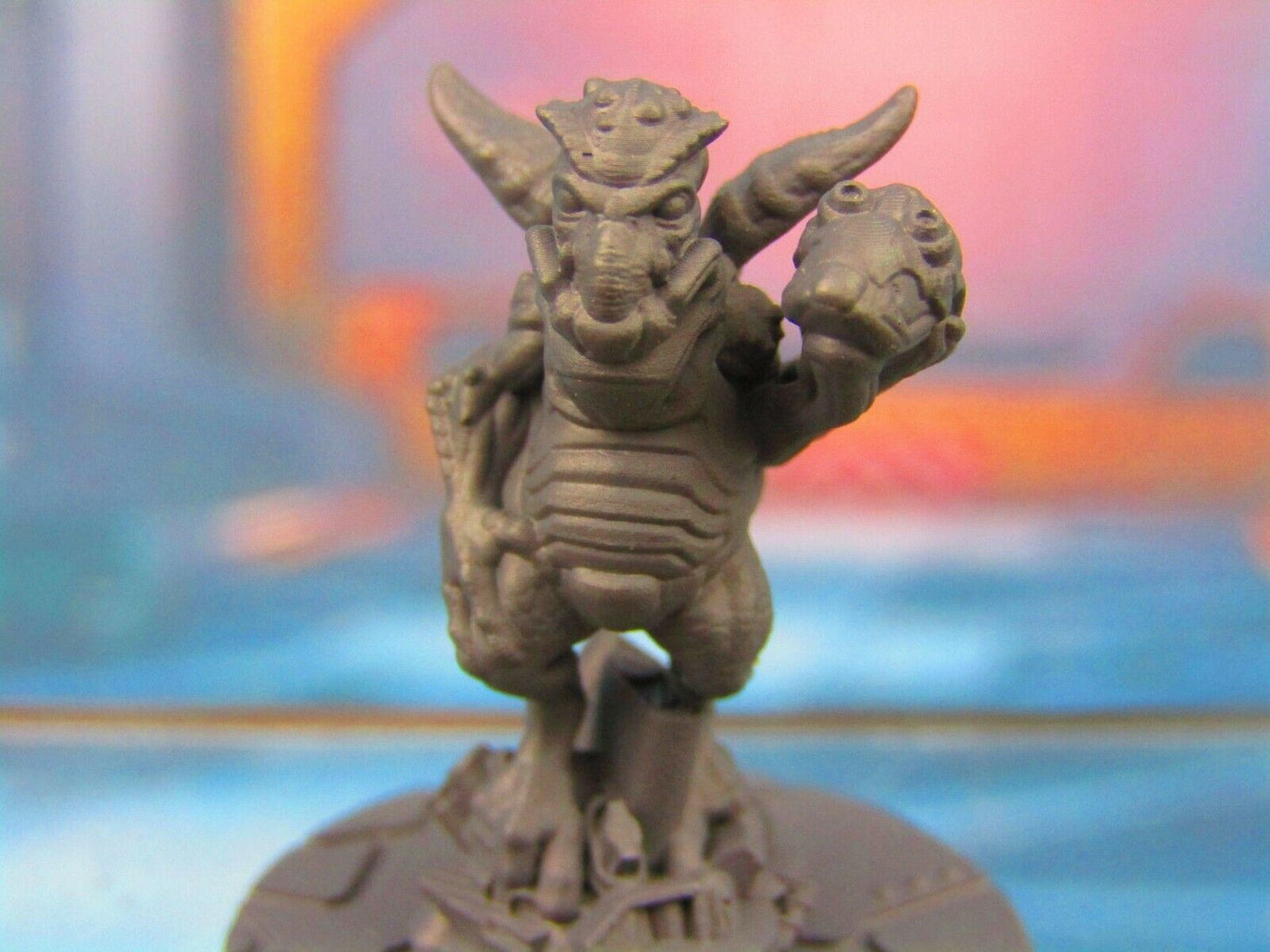 Alien Junk Trader Merchant Mini Miniature 3D Printed Model 28/32mm Scale Sci Fi